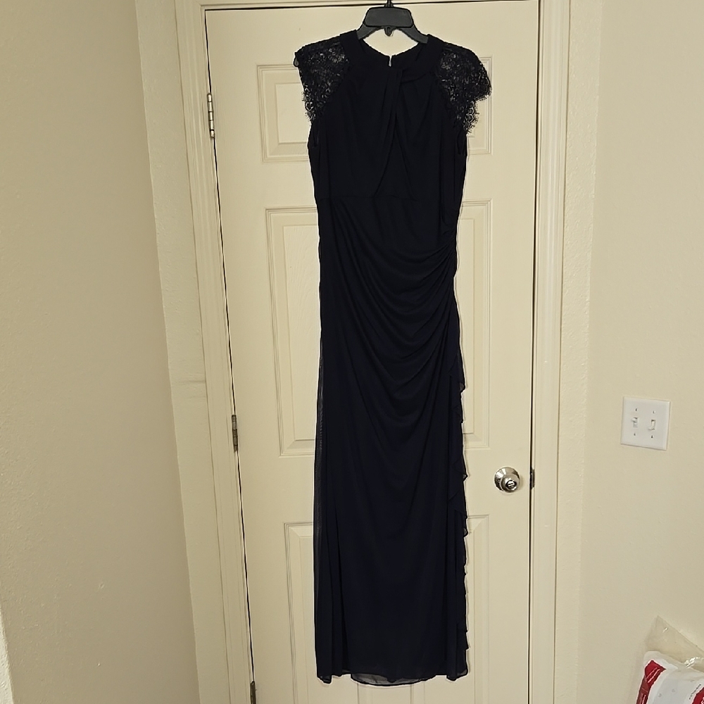 Formal Dress - Picture 2 of 6